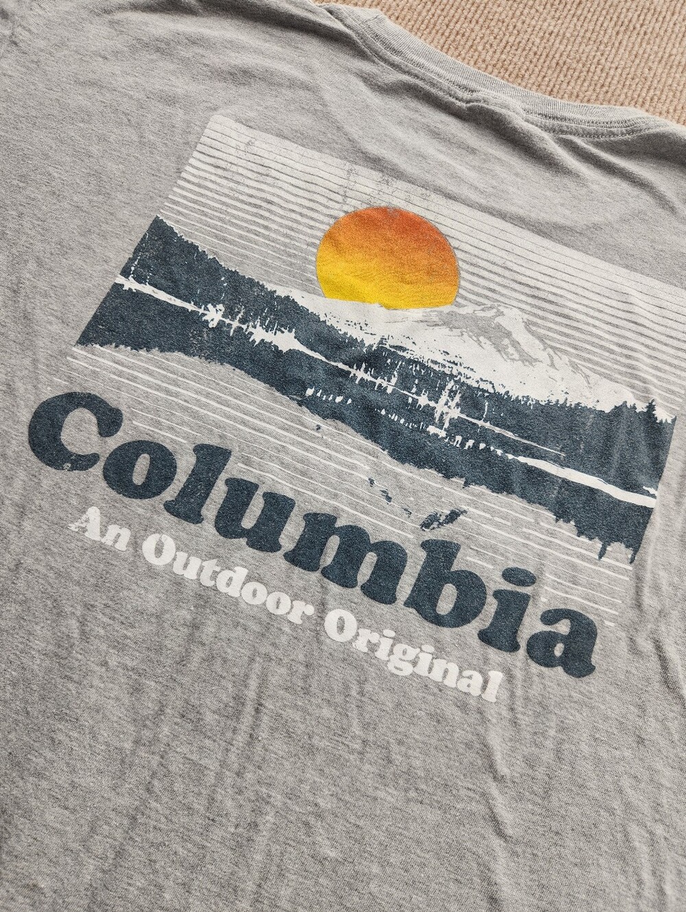 Columbia Graphic Logo T-Shirt Gray Men's Short Sleeve Crew Neck Size XL
